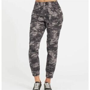 Spanx Women’s Gray Camo Cargo Jogger Pullup Pants Pockets Stretch Size Medium
